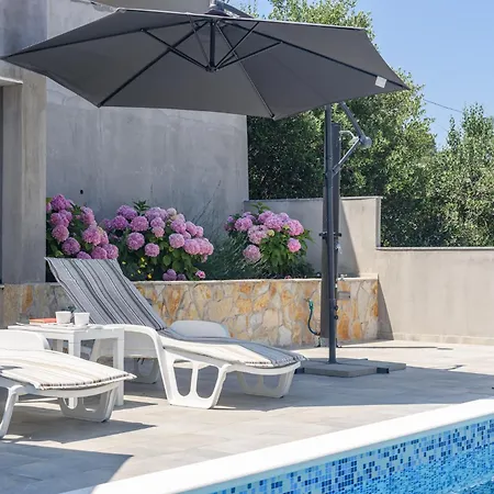 ゲストハウス Gaby 4*